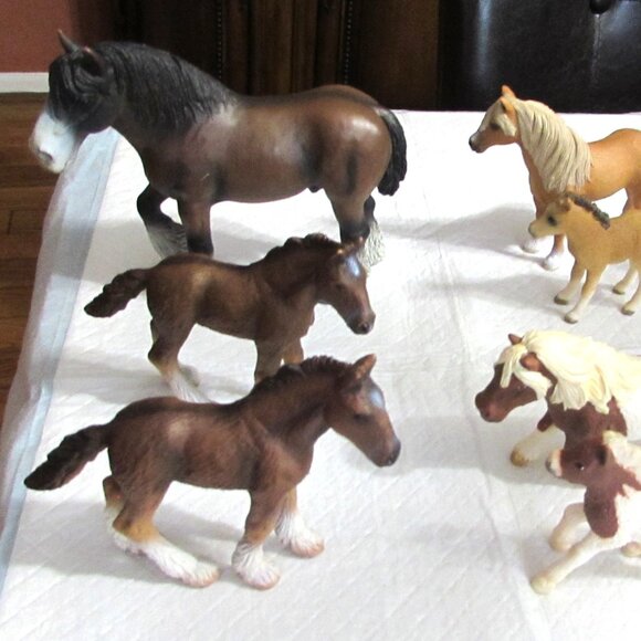 Bundle of 9 SCHLEICH Assorted Horses & Colts Figurines - Picture 1 of 2